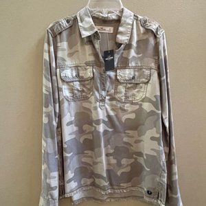 Women's Hollister Camo Shirt - NWT Size S